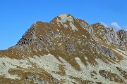 58 Vista ravvicinata su Cima Cadelle (2483 m)